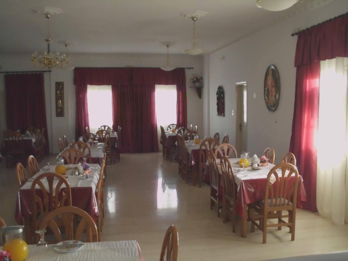 Nikos Hotel Karterádosz Kültér fotó