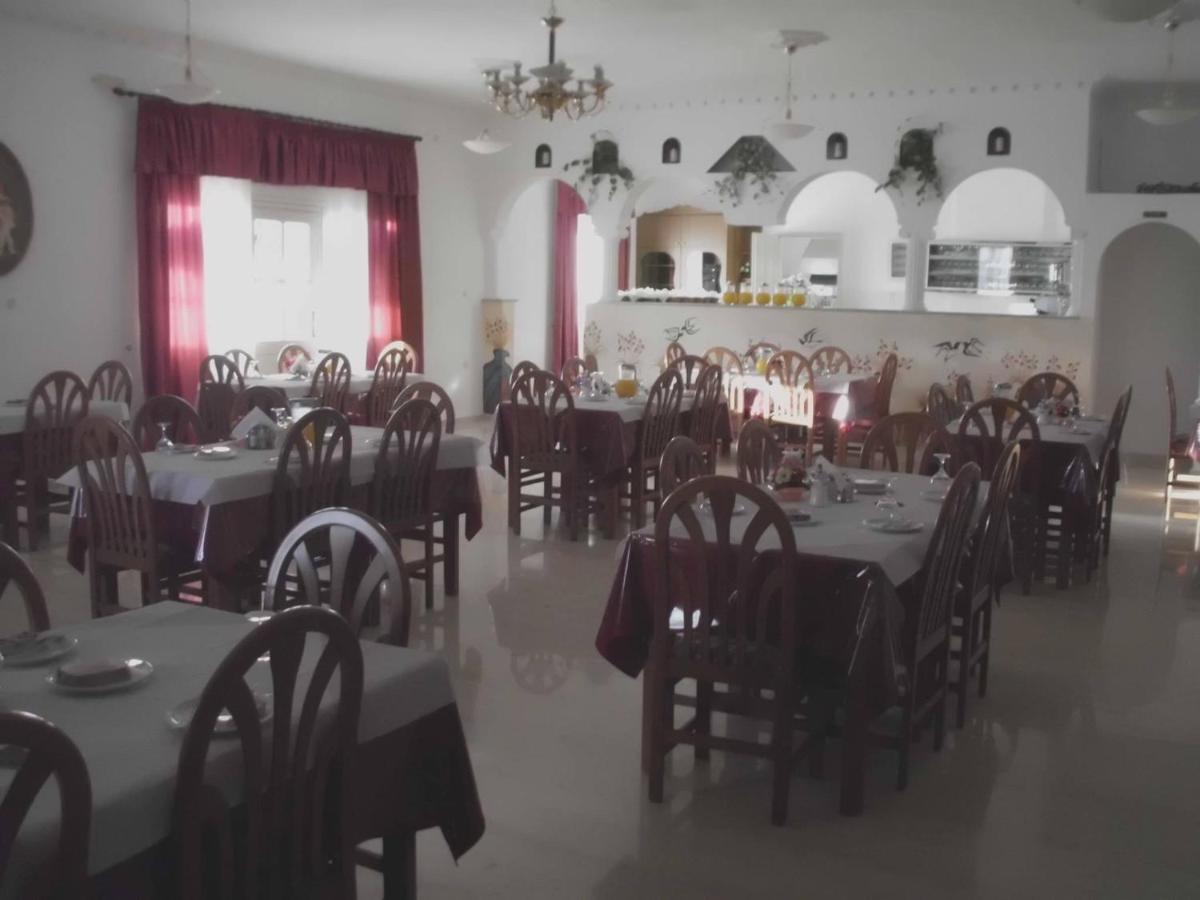 Nikos Hotel Karterádosz Kültér fotó